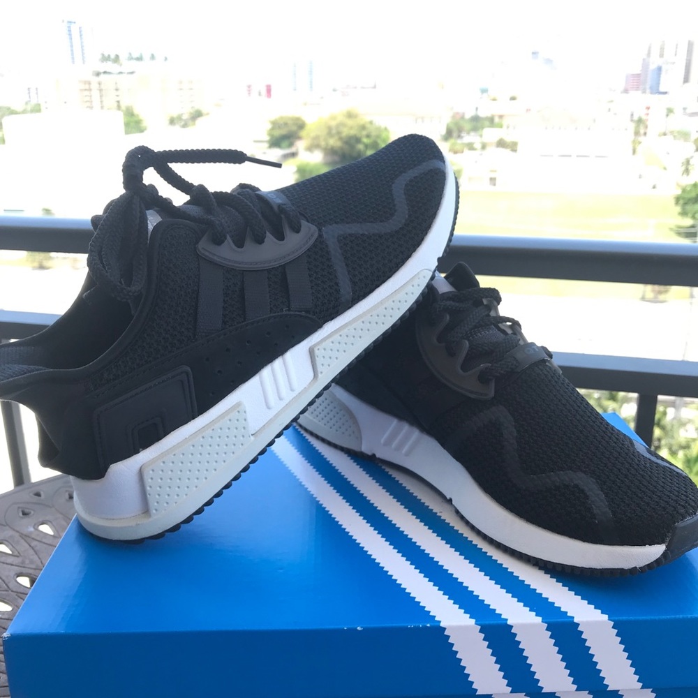 Men’s Adida EQT Cushion size 10.5
